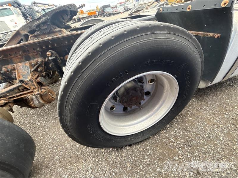 Volvo VNL Vlačilci