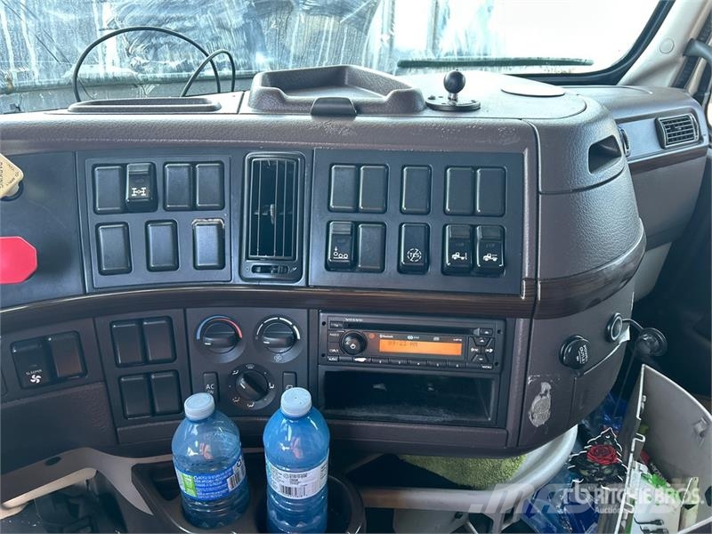 Volvo VNL Vilcēji