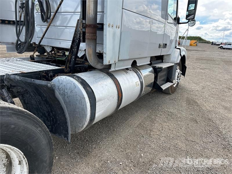 Volvo VNL وحدات الجر