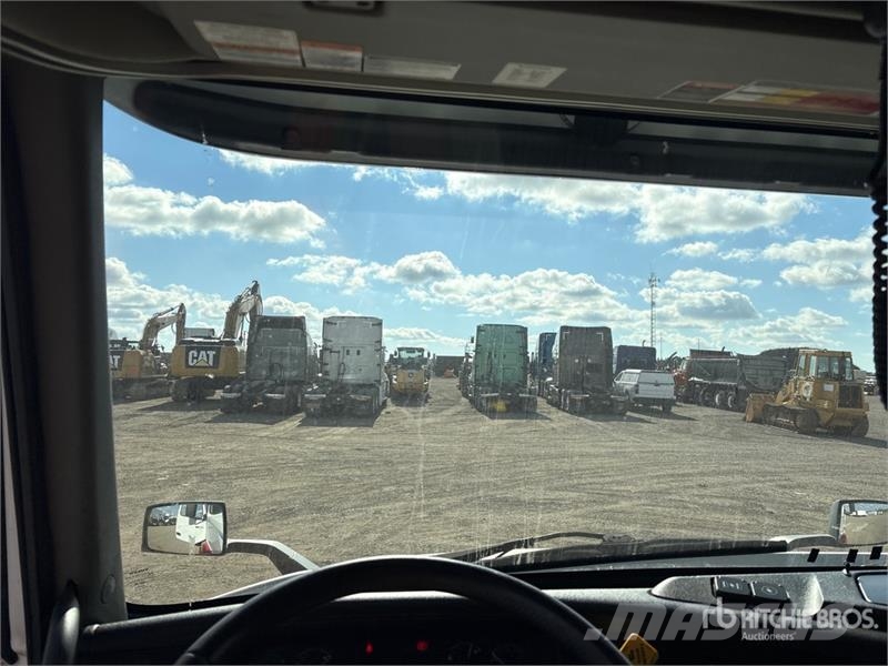 Volvo VNL Sattelzugmaschinen