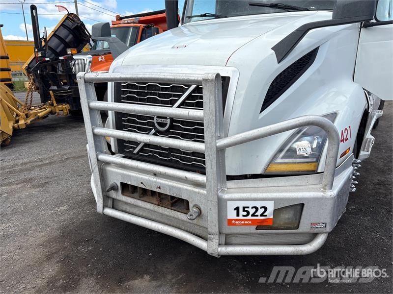 Volvo VNL Tractor Units