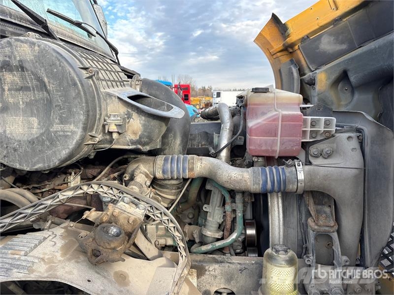 Volvo VNL وحدات الجر