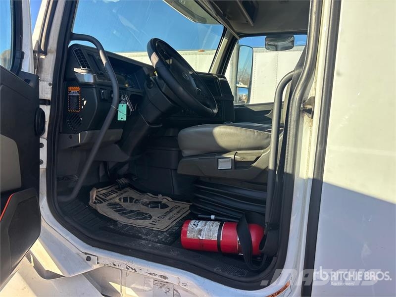 Volvo VNL Sattelzugmaschinen