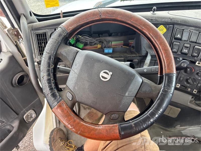 Volvo VNL Tracteur routier