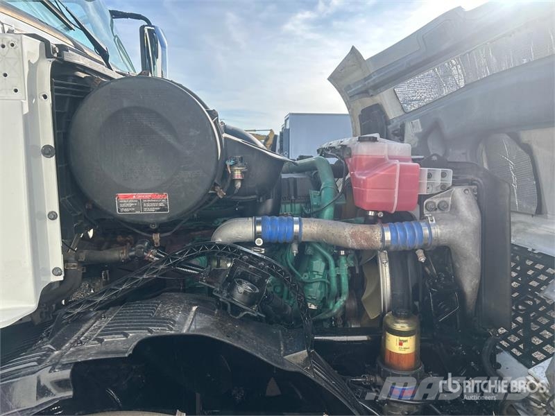 Volvo VNL Motrici e Trattori Stradali