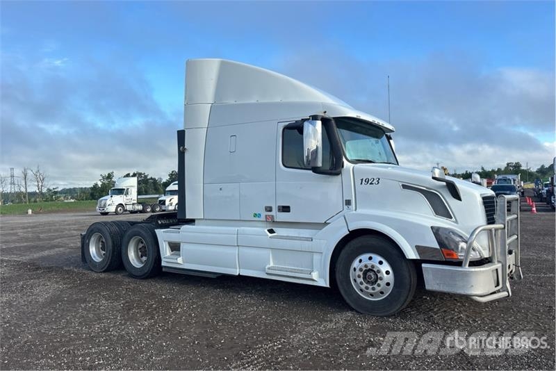 Volvo VNL Tractor Units