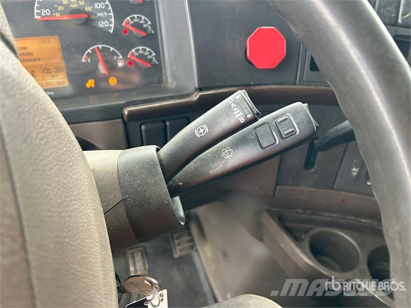 Volvo VNL Sattelzugmaschinen