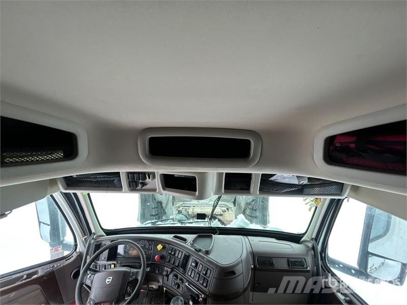 Volvo VNL Tegljači