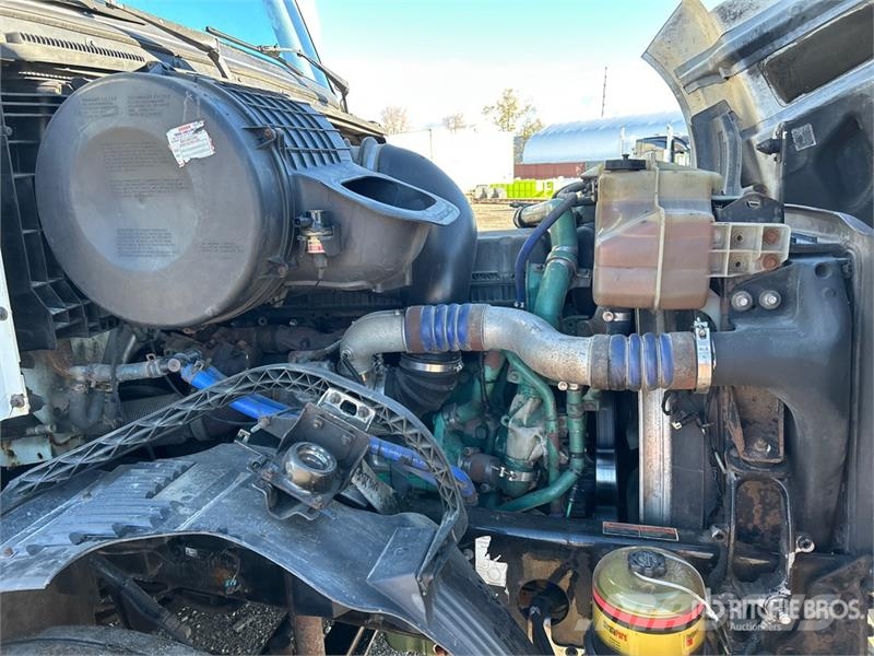Volvo VNL 牵引车