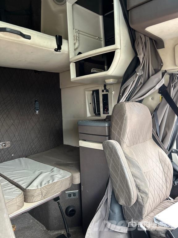 Volvo VNL Vilcēji