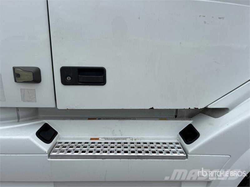 Volvo VNL Trekkers