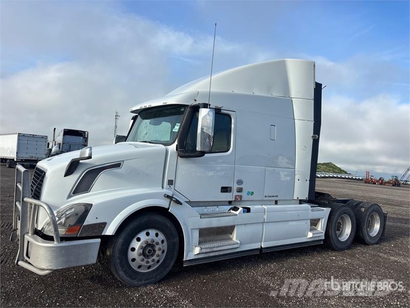 Volvo VNL Tractor Units