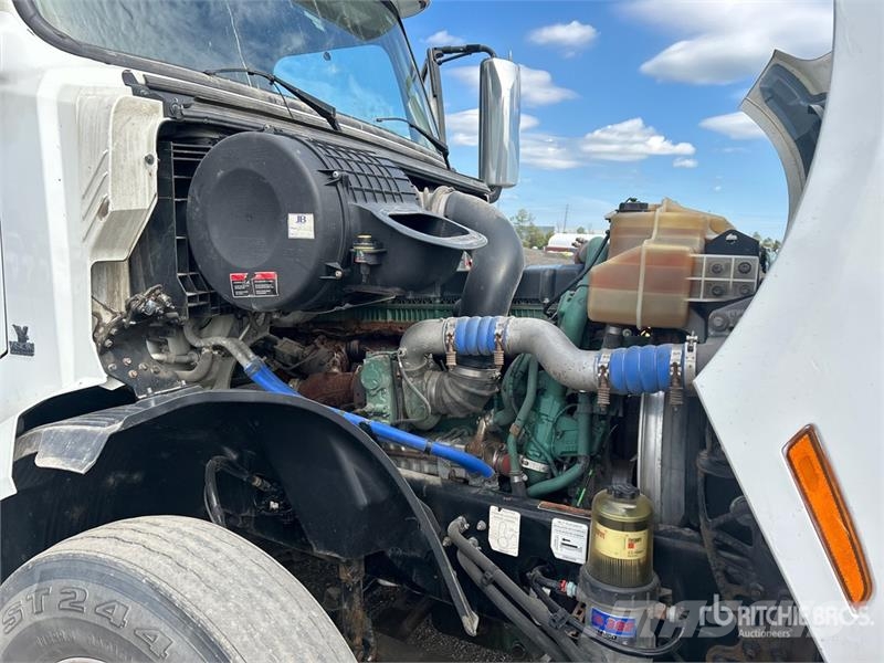 Volvo VNL Truck Tractor Units