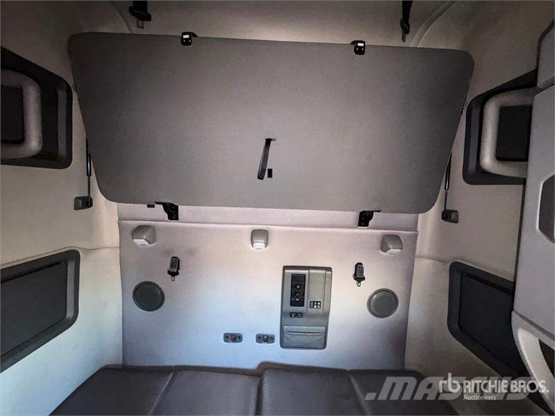 Volvo VNL Sattelzugmaschinen