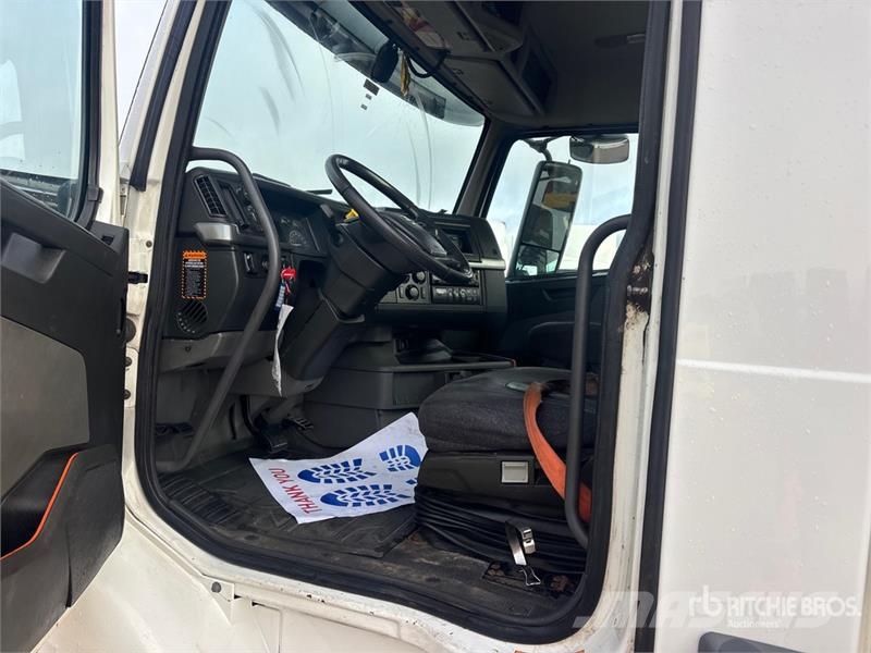 Volvo VNL Trekkers