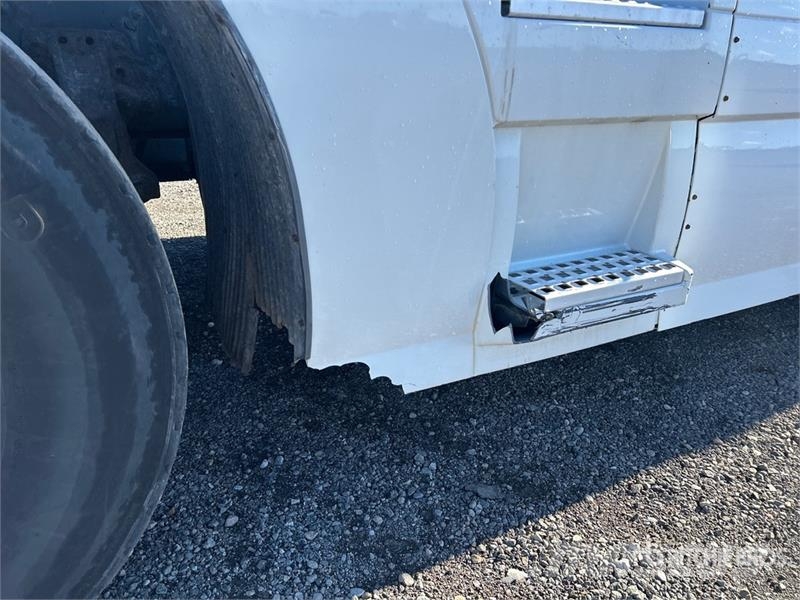 Volvo VNL 牵引车