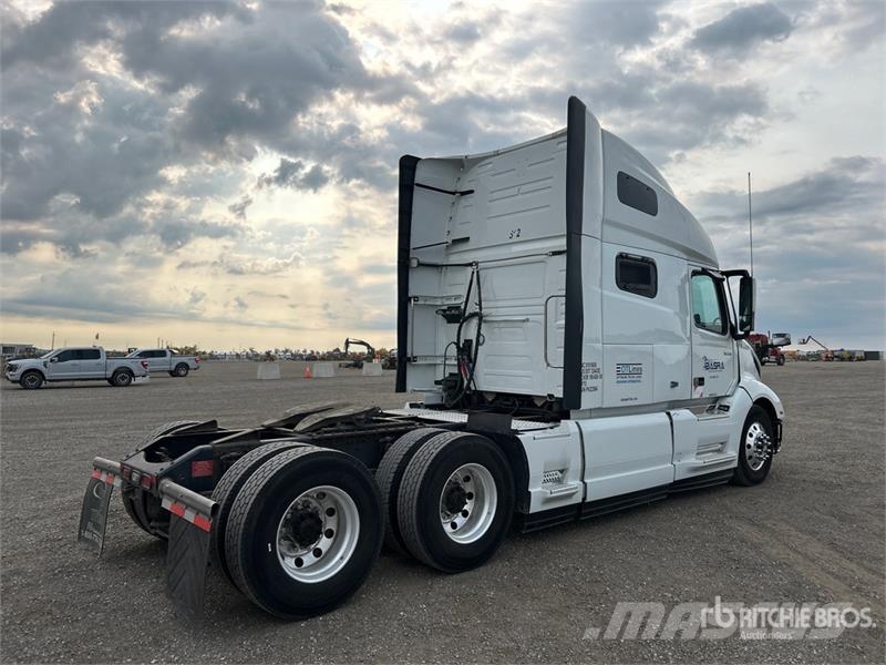 Volvo VNL Tractor Units