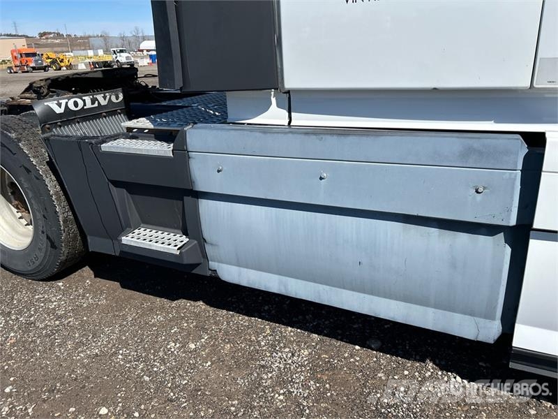 Volvo VNL Tractor Units