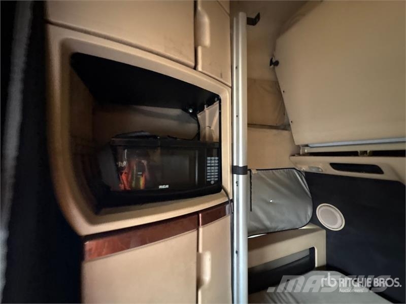 Volvo VNL وحدات الجر