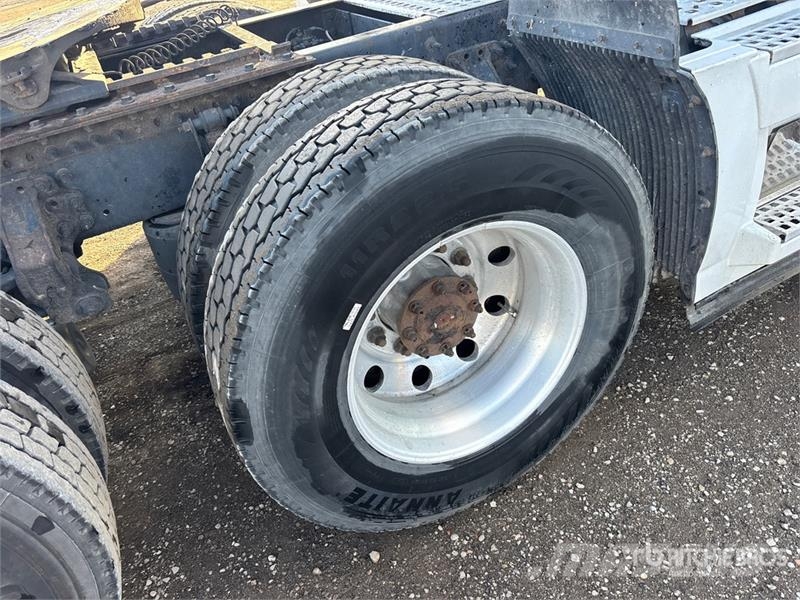 Volvo VNL Ťahače