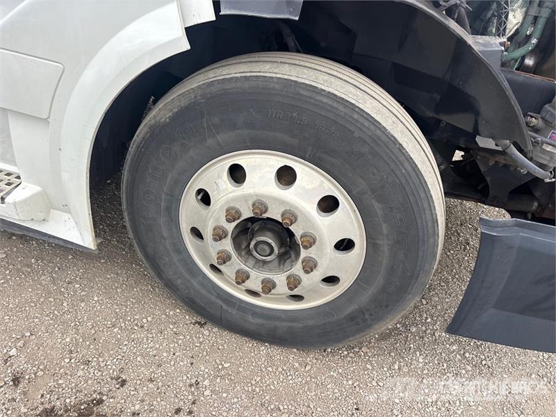 Volvo VNL 牵引车