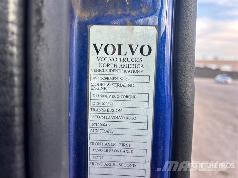 Volvo VNL وحدات الجر