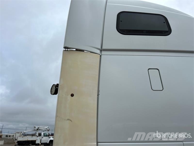 Volvo VNL Trekkers