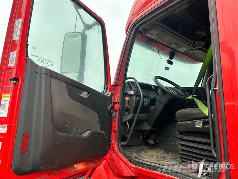 Volvo VNL Trekkers