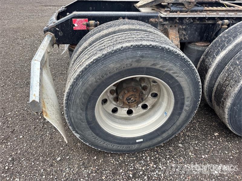 Volvo VNL وحدات الجر