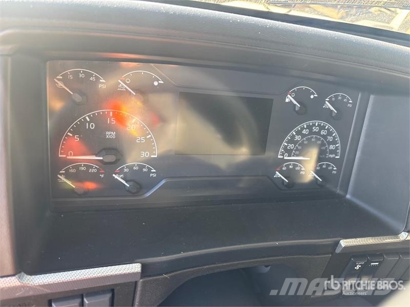 Volvo VNL Sattelzugmaschinen