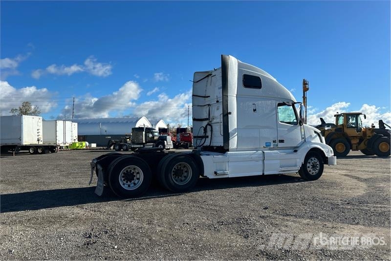 Volvo VNL 牵引车