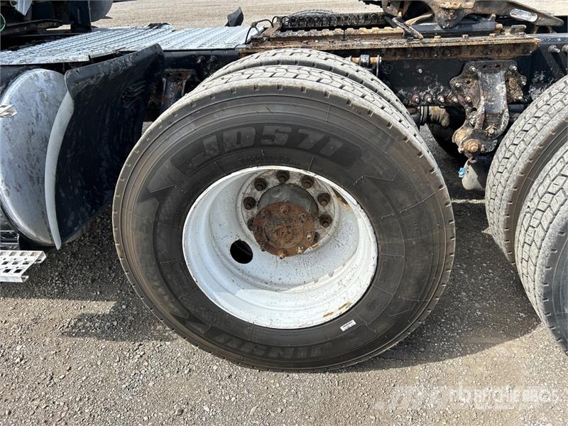 Volvo VNL وحدات الجر
