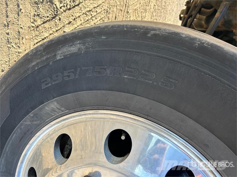 Volvo VNL Motrici e Trattori Stradali