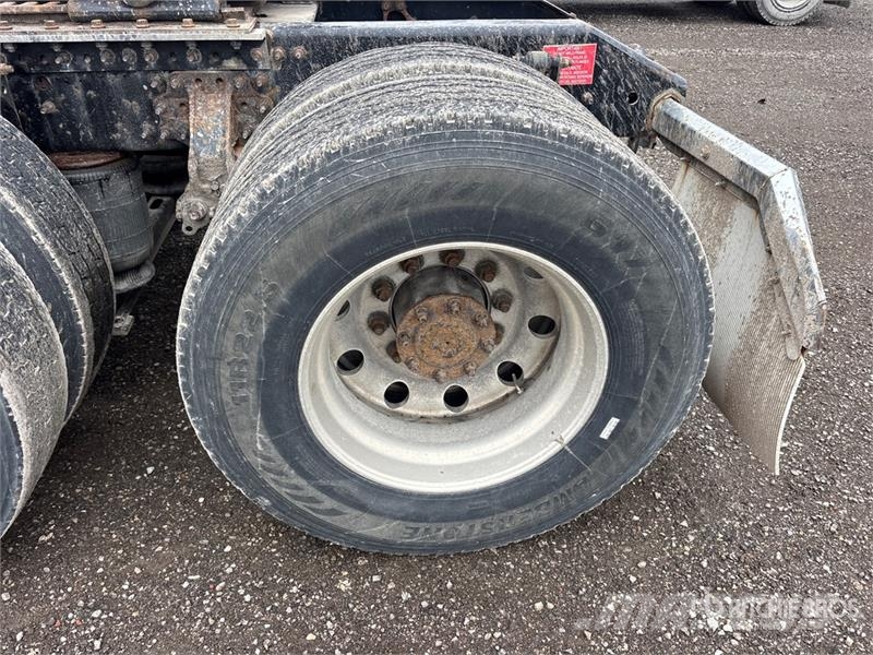 Volvo VNL وحدات الجر