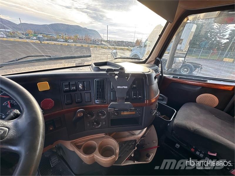 Volvo VNL وحدات الجر