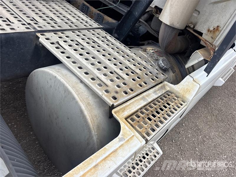 Volvo VNL 牵引车