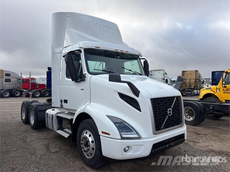 Volvo VNL Trekkers