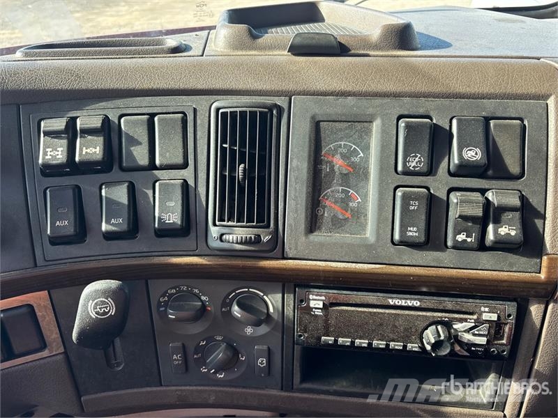 Volvo VNL Tractor Units