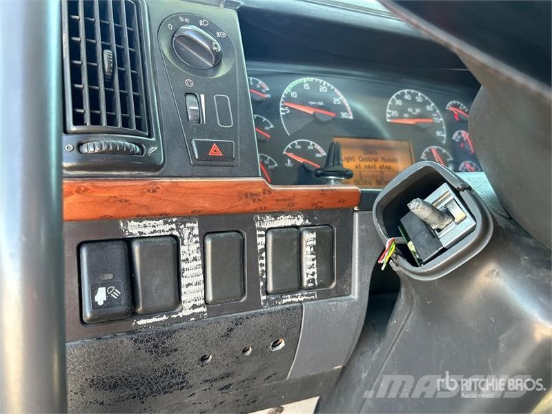 Volvo VNL Tractor Units