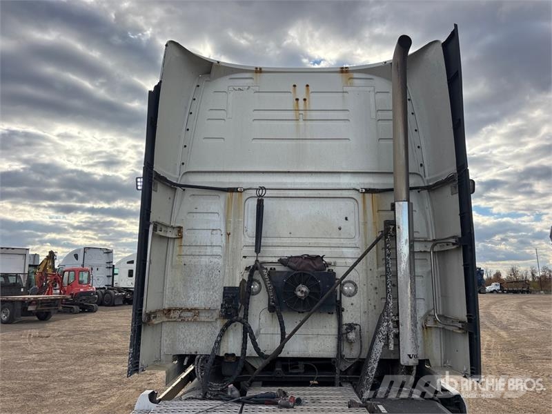 Volvo VNL Sattelzugmaschinen