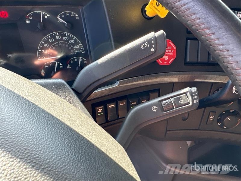 Volvo VNL Sattelzugmaschinen