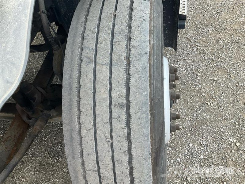 Volvo VNL Naudoti vilkikai