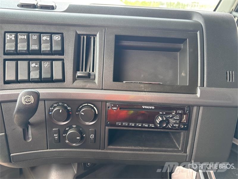 Volvo VNL Tractor Units