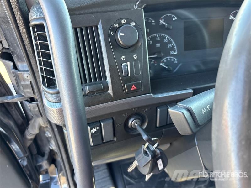 Volvo VNL Naudoti vilkikai
