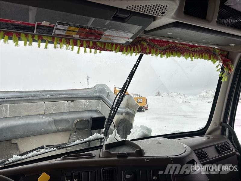 Volvo VNL Tegljači