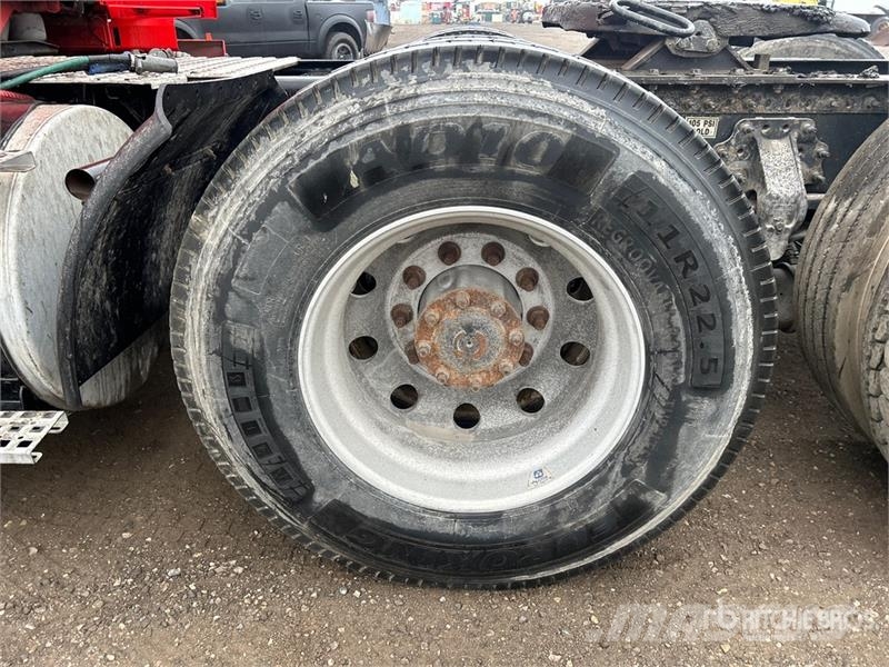 Volvo VNL Trekkers