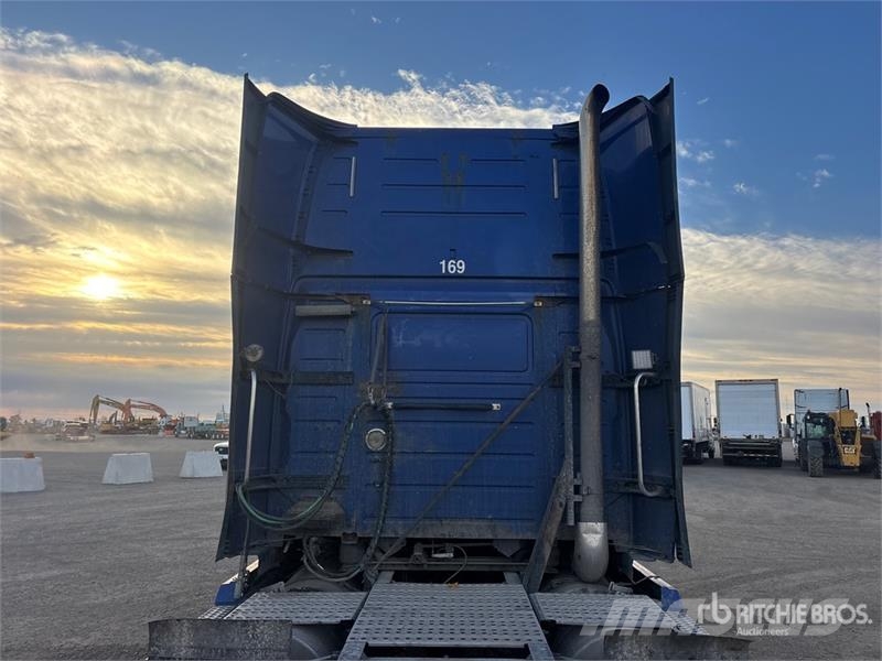 Volvo VNL وحدات الجر