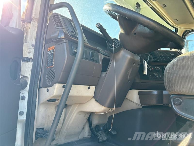 Volvo VNL Τράκτορες