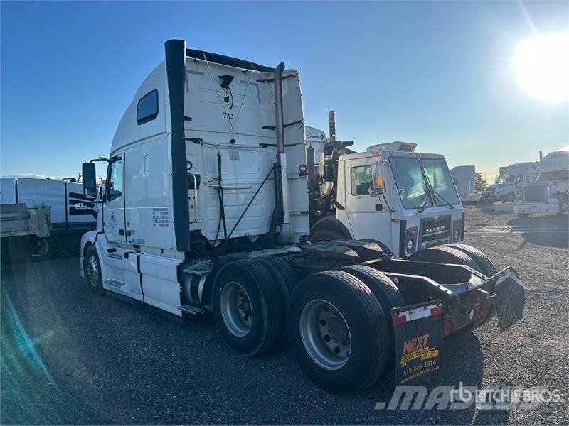 Volvo VNL Sattelzugmaschinen