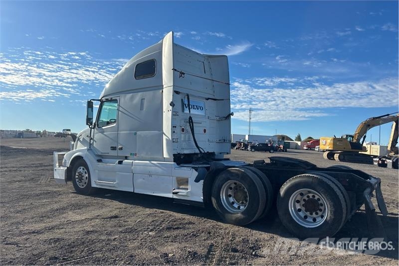 Volvo VNL وحدات الجر